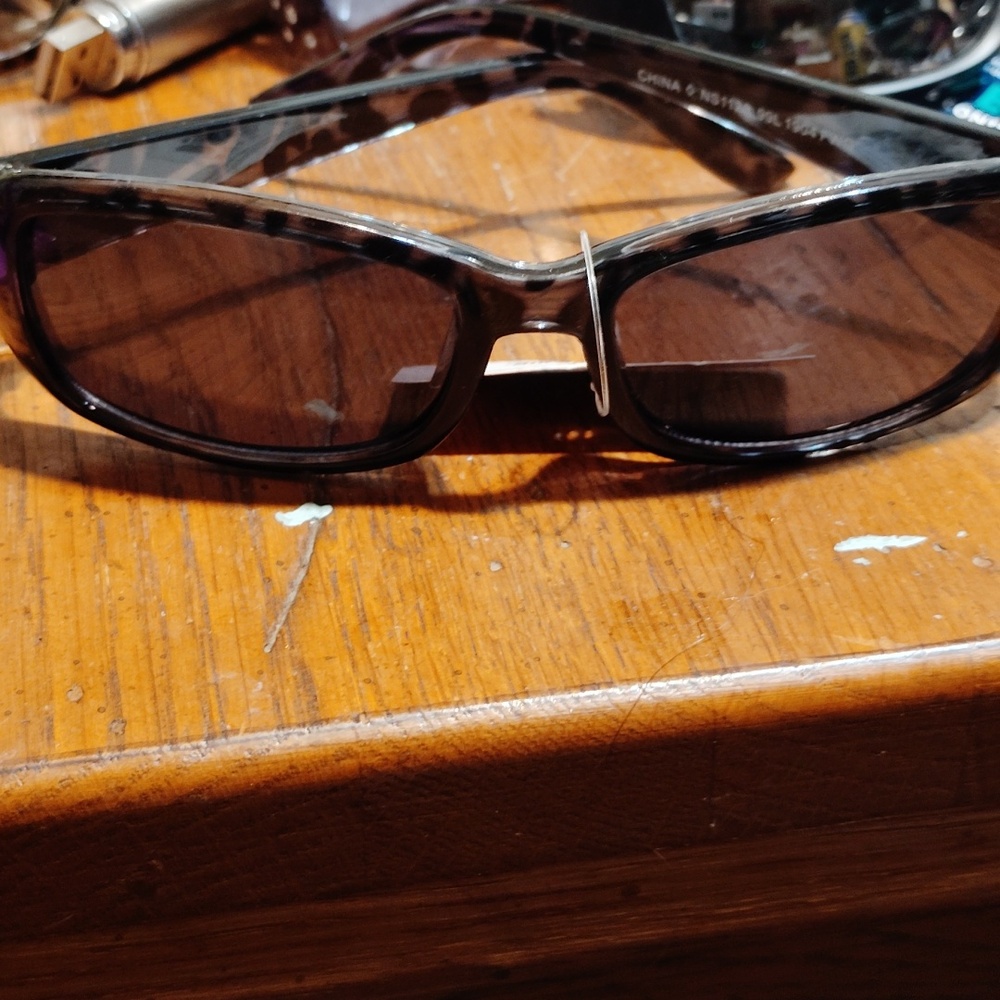 Slim rad shades nice print